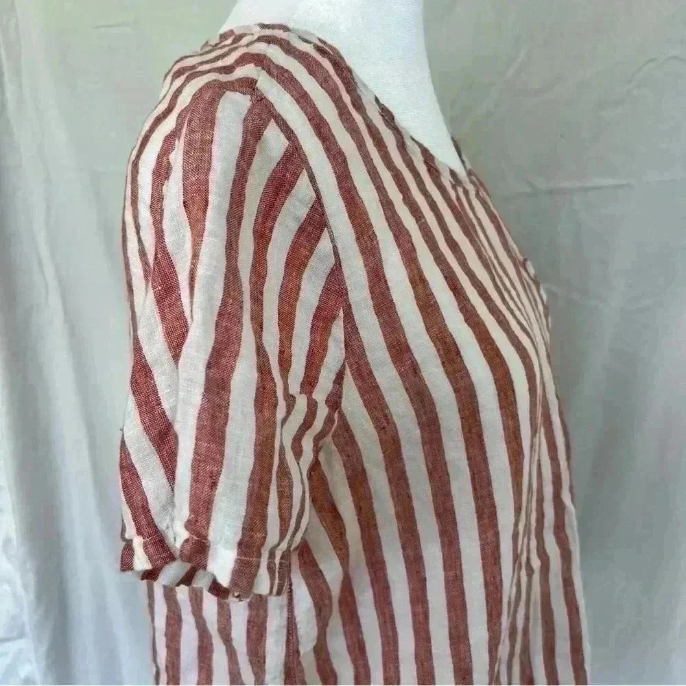 Christian Siriano striped linen short-sleeved crew neck blouse with pocket. - Picture 5 of 9